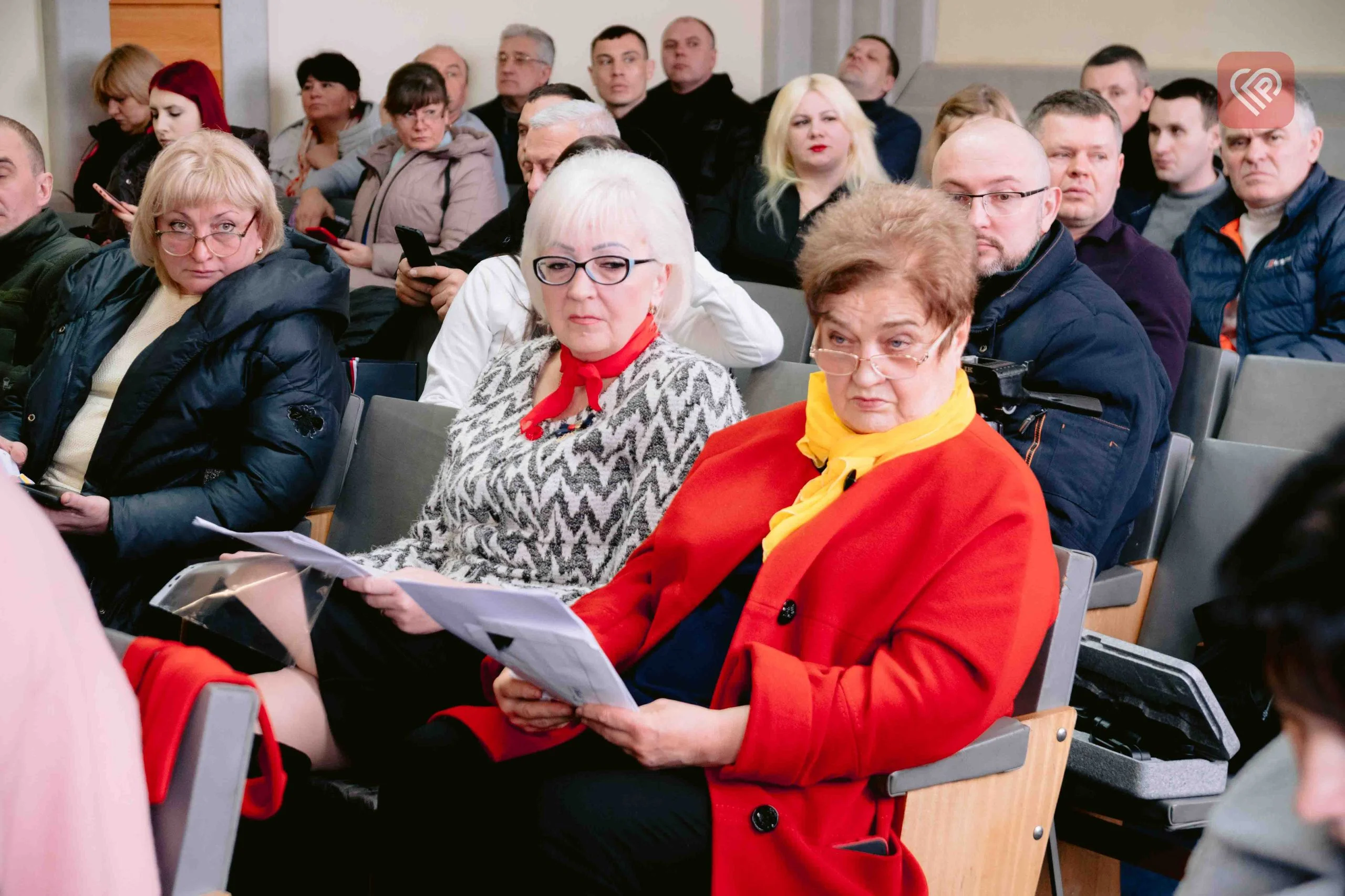 Сміття, дороги та кладовища: на сесії старости розповіли депутатам про нагальні проблеми сіл Переяславської громади