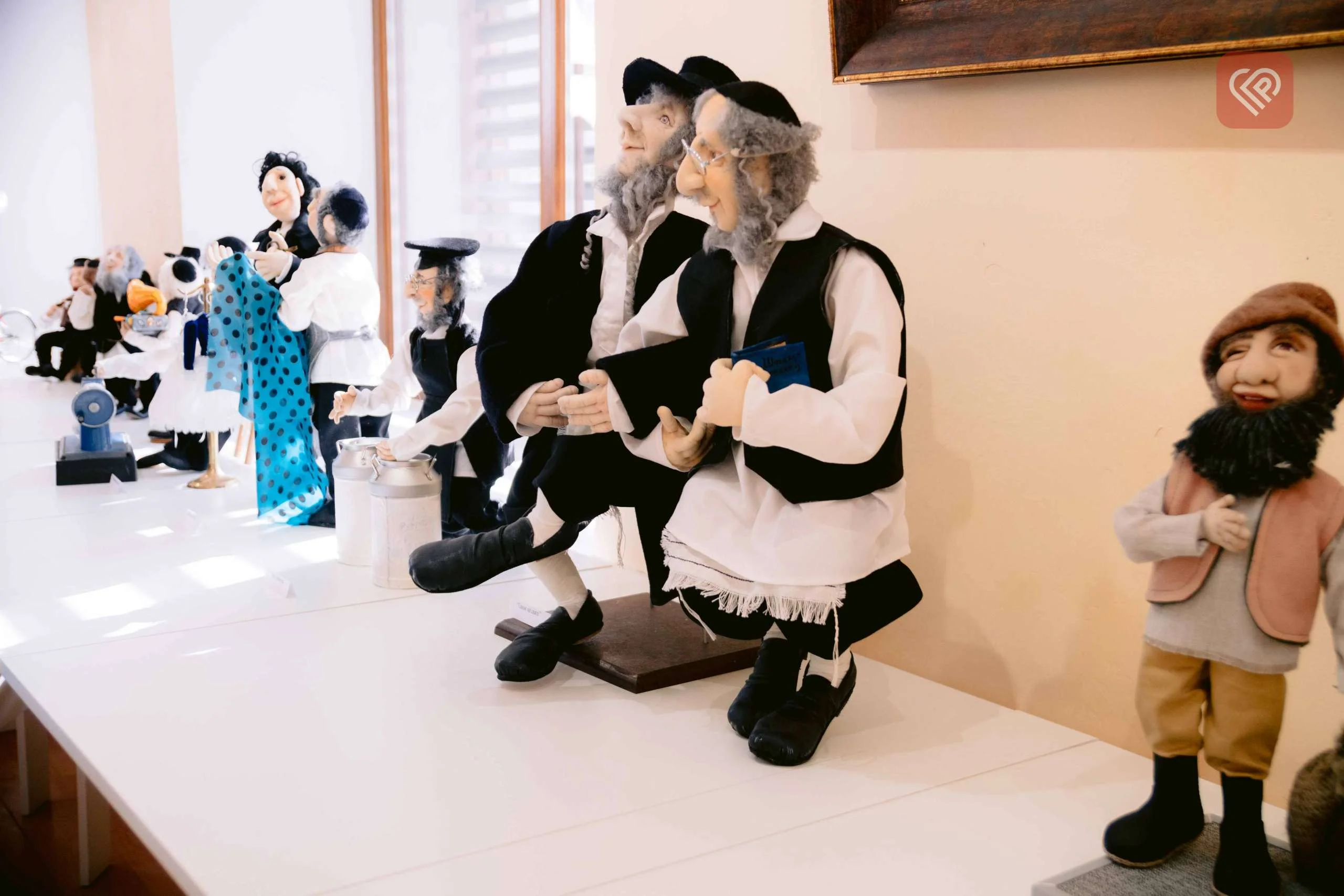 У Переяславі відкрили виставку картин та ляльок за творчістю Шолом-Алейхема. У чому її унікальність та чому ви неодмінно маєте побачити це наживо?