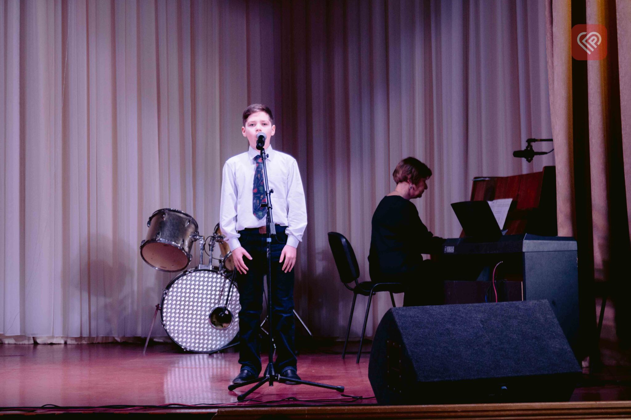 Переяславська мистецька школа імені Павла Сениці дала перший весняний благодійний концерт: атмосферний фоторепортаж