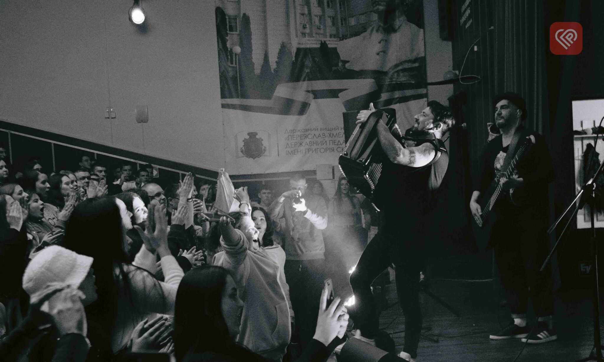 «Сьогодні ми маємо жити за формулою «або ти в ЗСУ, або для ЗСУ»» - ексклюзивне міні-інтерв'ю Proslav із Іваном Леньо з гурту Kozak System перед концертом в університеті Переяслава