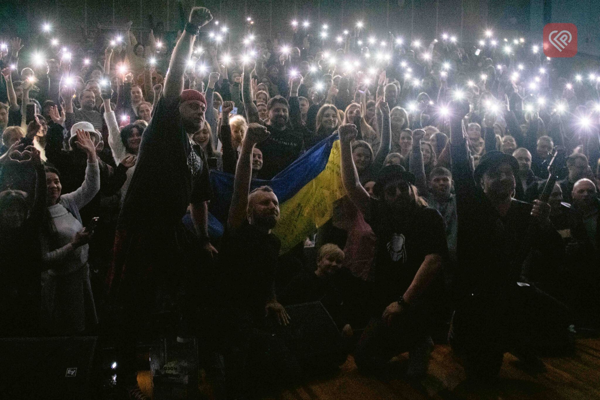 Запальні та харизматичні KOZAK SYSTEM дали благодійний концерт в університеті Переяслава: великий фоторепортаж Proslav