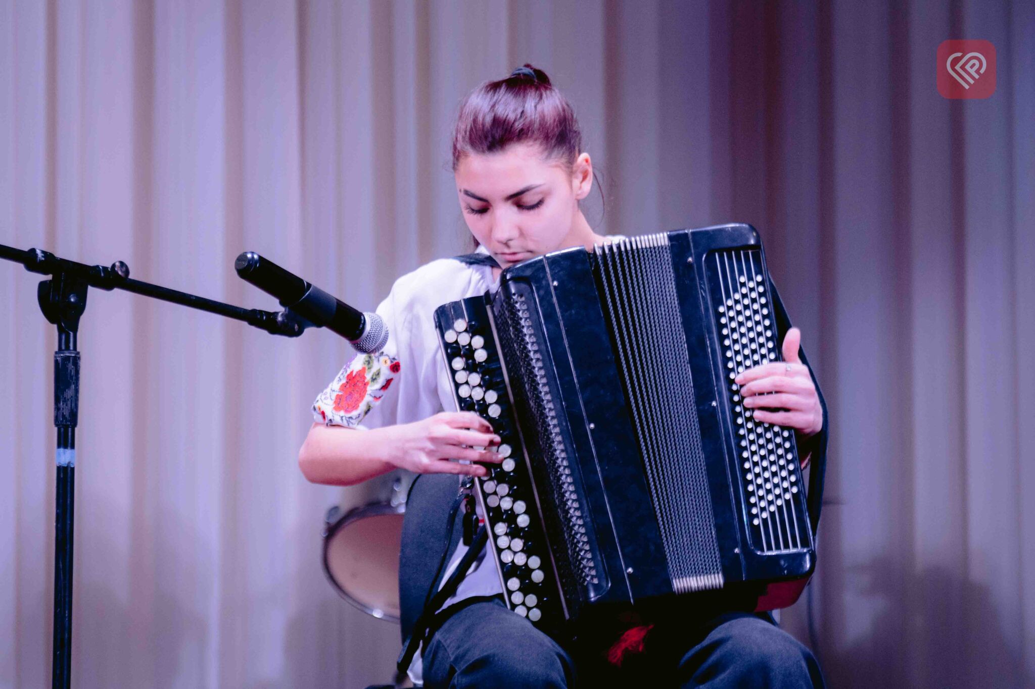 Переяславська мистецька школа імені Павла Сениці дала перший весняний благодійний концерт: атмосферний фоторепортаж