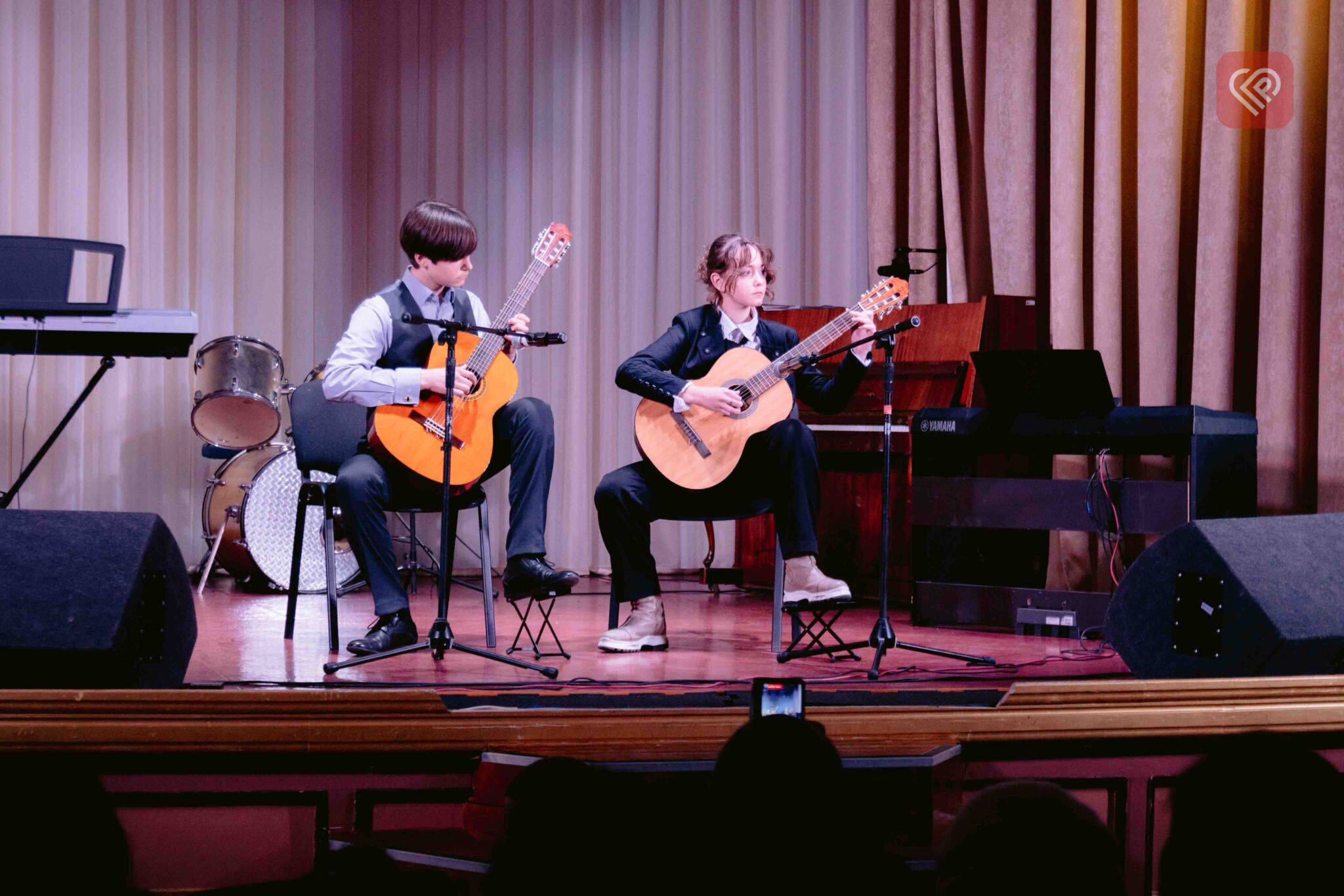 Переяславська мистецька школа імені Павла Сениці дала перший весняний благодійний концерт: атмосферний фоторепортаж