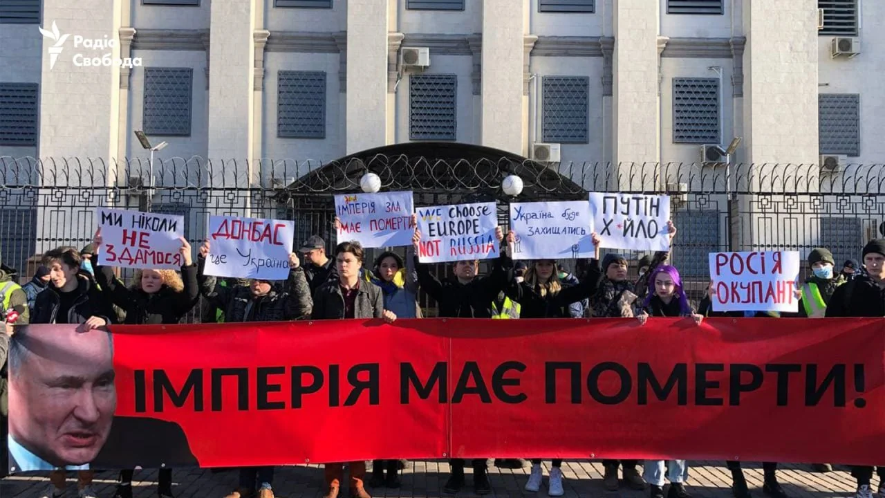 Відправляємо на смітник історії вулиць на честь пушкінів, суворових і горьких: в Україні заборонили назви, пов’язані з росією