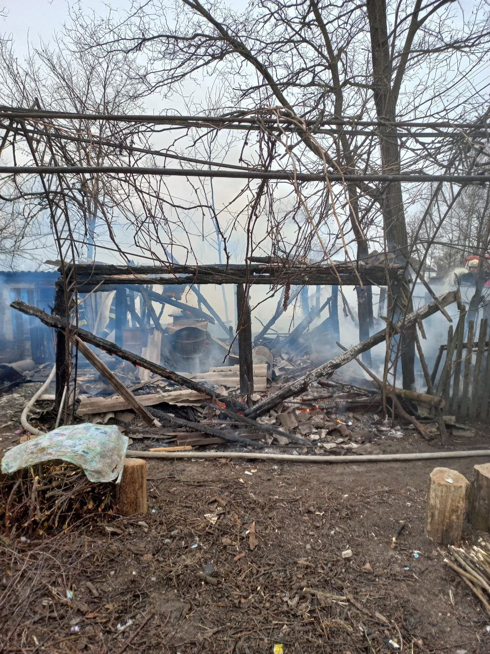 У Пристромах сталася пожежа – вогонь повністю знищив господарчу будівлю