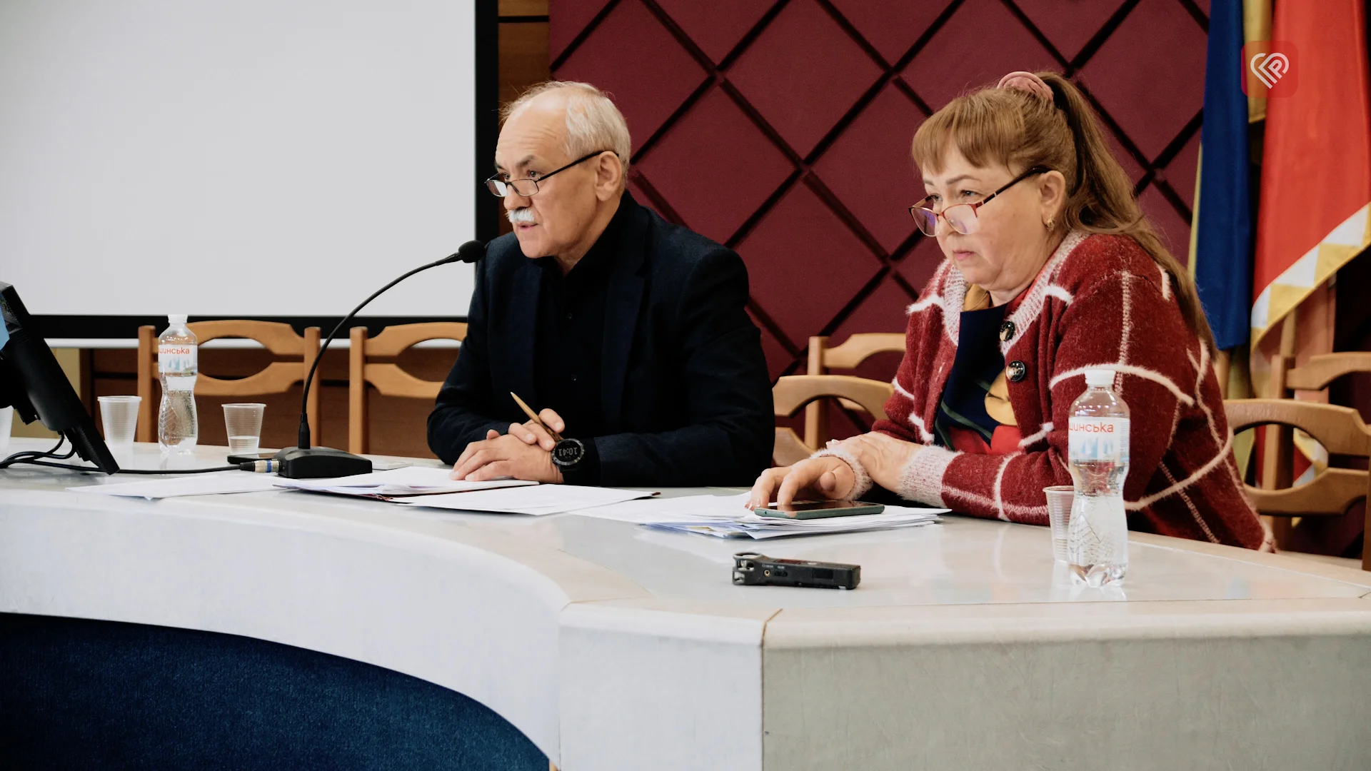 «Плануємо, що усі школи з 1 вересня працюватимуть очно»: на сесії знову підняли питання освіти в Переяславській громаді (відео)