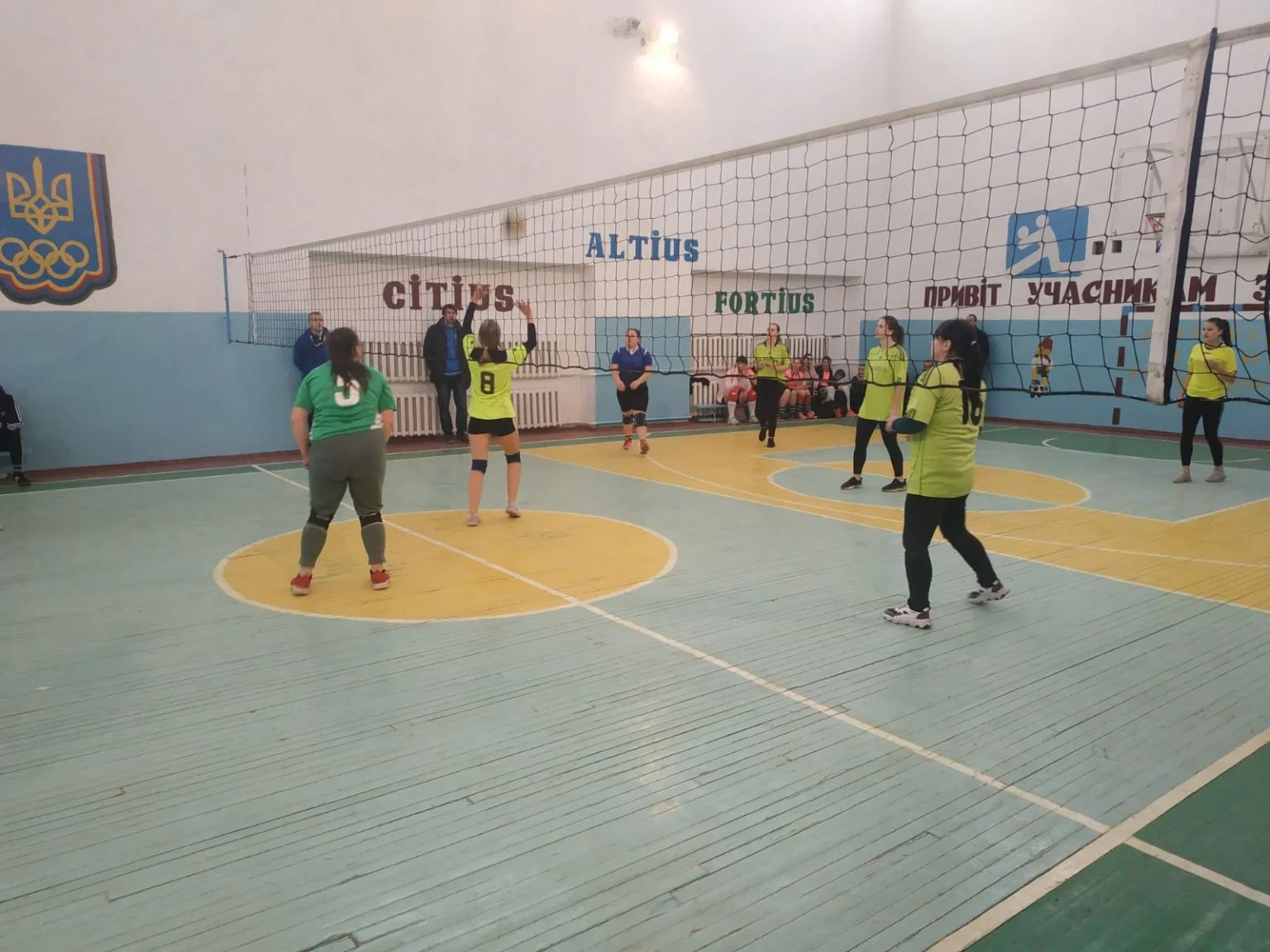 Напередодні 8 березня у Переяславському ЦПТО змагались жіночі команди з волейболу: хто виборов перехідний кубок