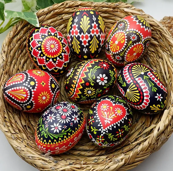 Види українських писанок та крашанок, які прикрасять великодній кошик (фото)