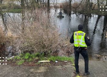 На Бориспільщині ледь не потонув чоловік: його врятували поліцейські (відео)