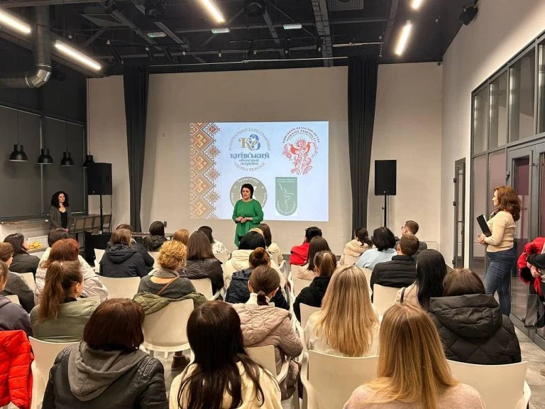 Людмила Бездольна і Дар'я Семенчук представили Переяславщину на обласному семінарі з хореографії