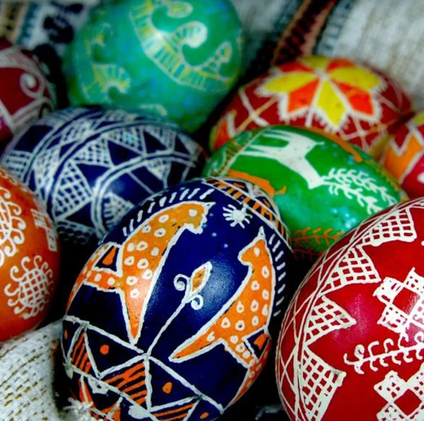 Види українських писанок та крашанок, які прикрасять великодній кошик (фото)