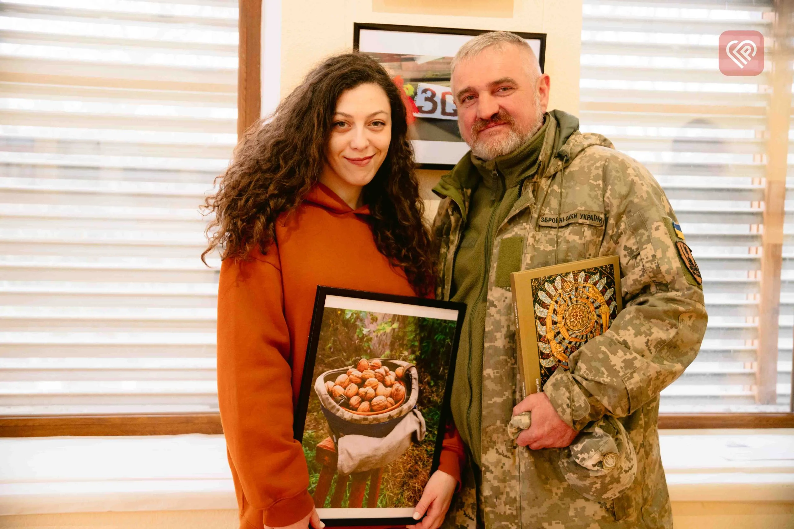 У Переяславі до 26 квітня експонуватимуть фотовиставку «С#ка війна»: відвідавши її ви можете допомогти нашим захисникам (фоторепортаж з відкриття)