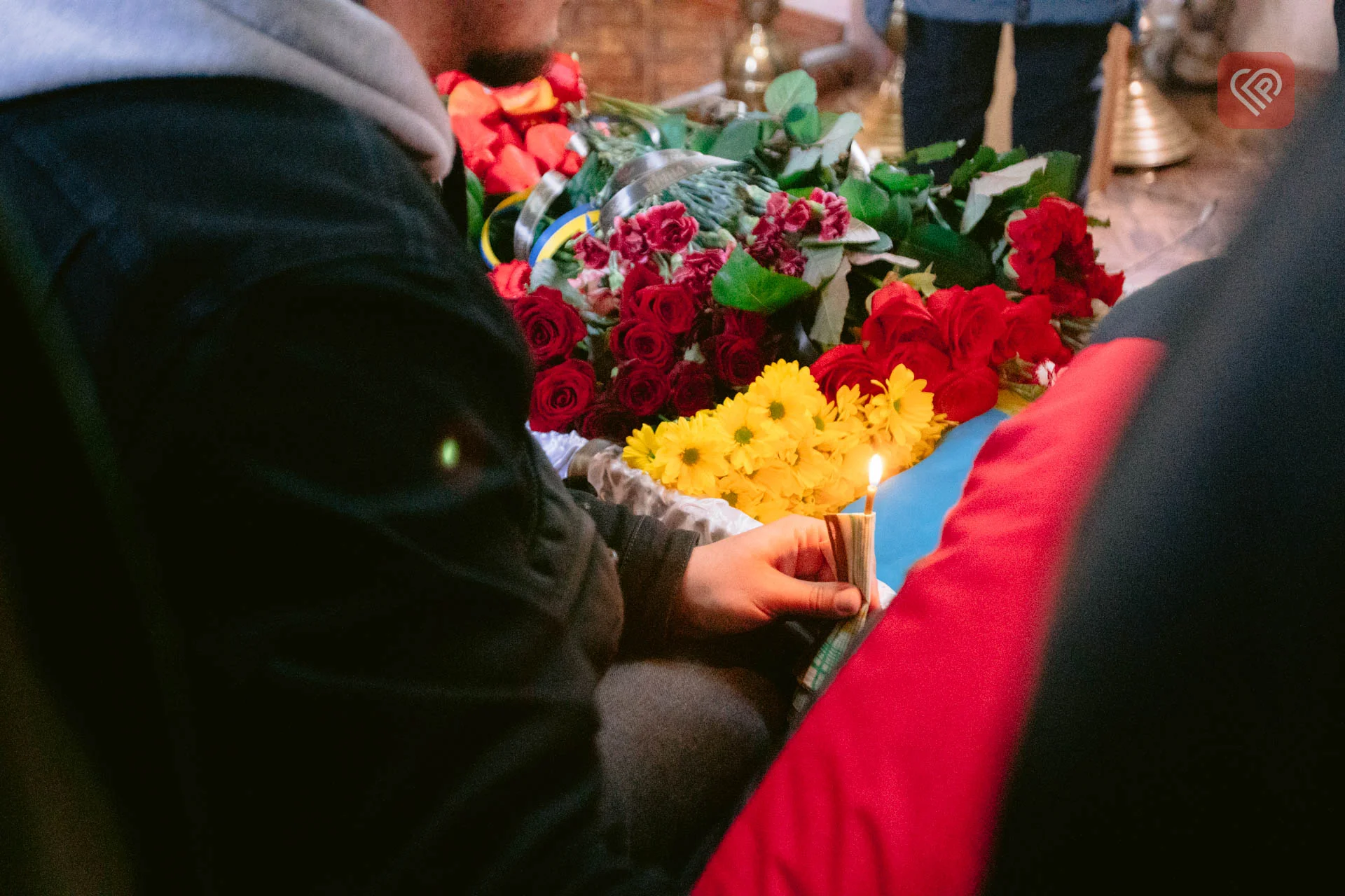 У Переяславі попрощалися із захисником Дмитром Сіриком: уродженець Луганщини знайшов останній спочинок на Ярмарковому кладовищі