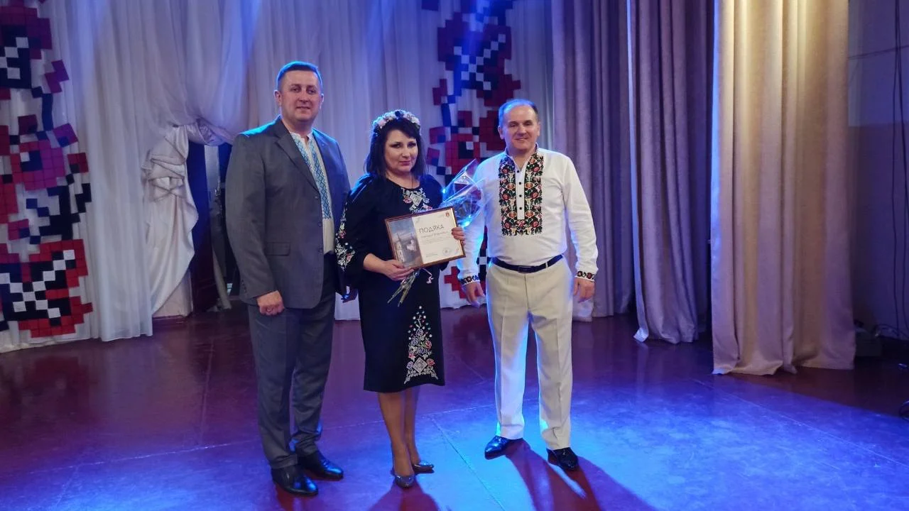 Танцювали, співали і збирали кошти на потреби ЗСУ: артисти Бориспільщини дали благодійний концерт у Переяславському ЦКМ