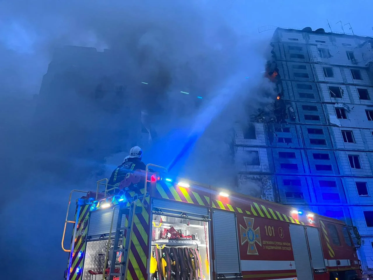 Ракетний удар по багатоповерхівці в Умані