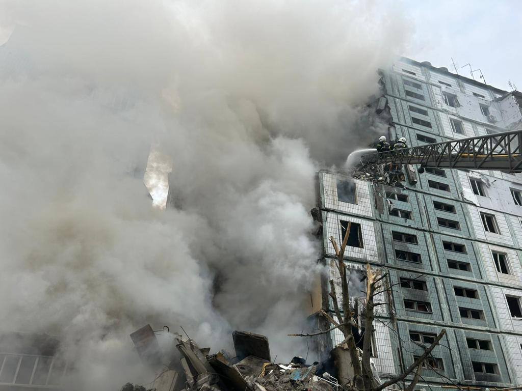 Ракетний удар по багатоповерхівці в Умані