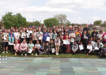 У Переяславі на центральному стадіоні відбулися легкоатлетичні змагання: фоторепортаж