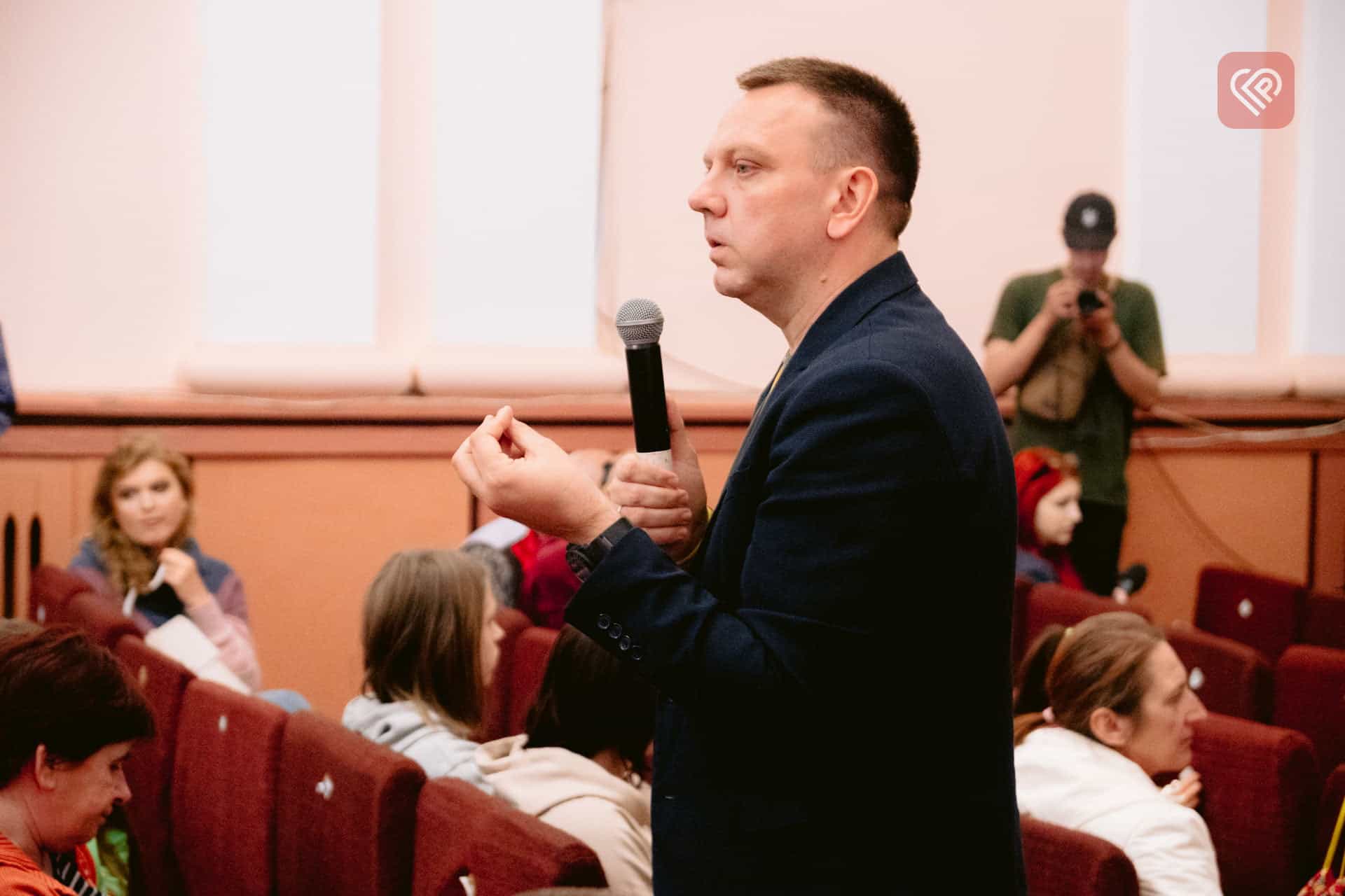 Максим Ткаченко