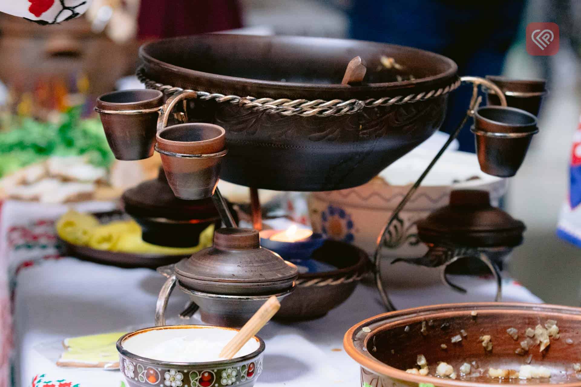 Стартувала благодійна акція «Одягни вишиванку – підтримай захисника»: в університеті Переяслава вже зібрали близько 30 000 гривень для ЗСУ (фоторепортаж)