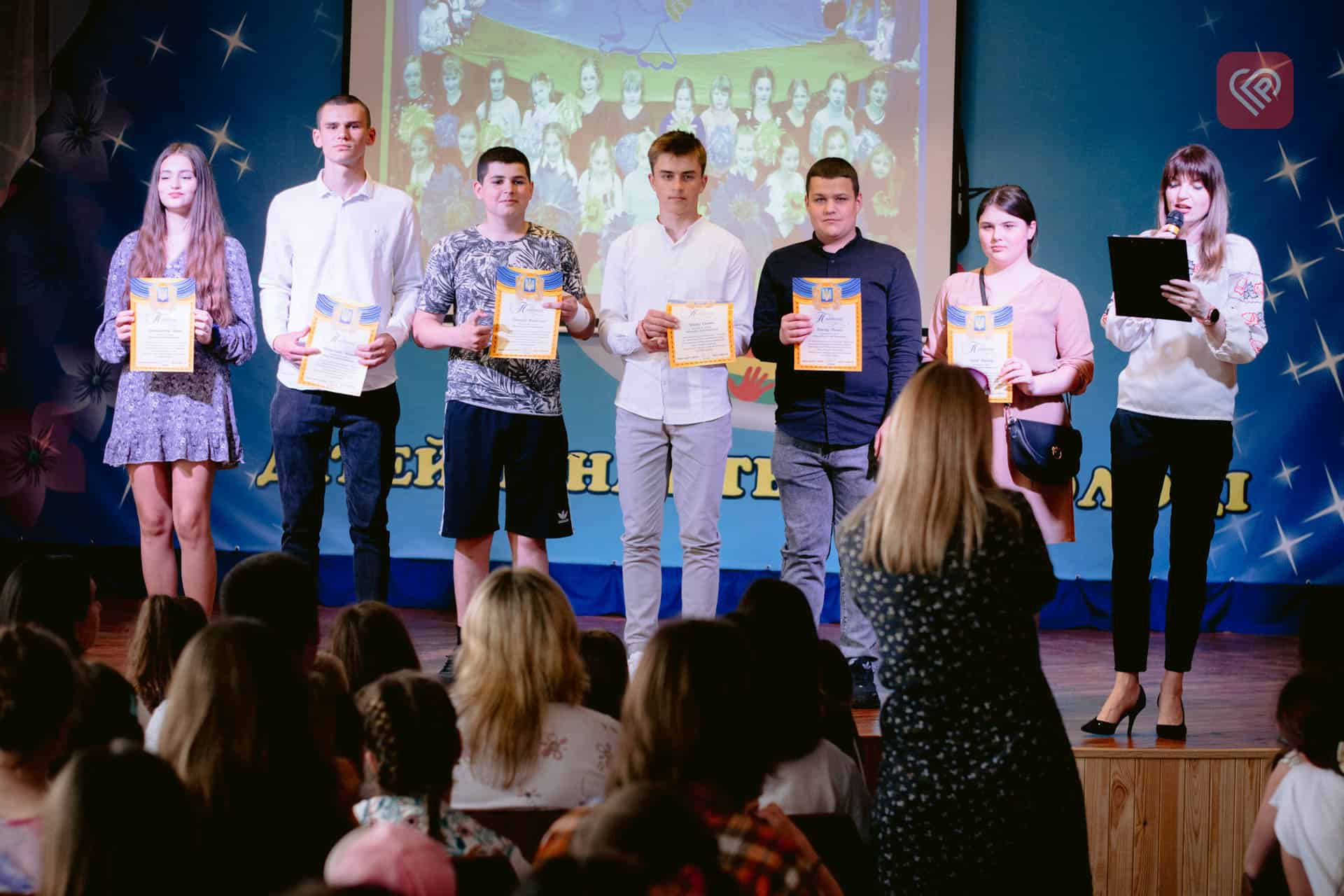 Демонстрували свої таланти і збирали кошти на потреби ЗСУ: як пройшов другий звітний концерт вихованців БХТДЮМ (фото proslav.info)