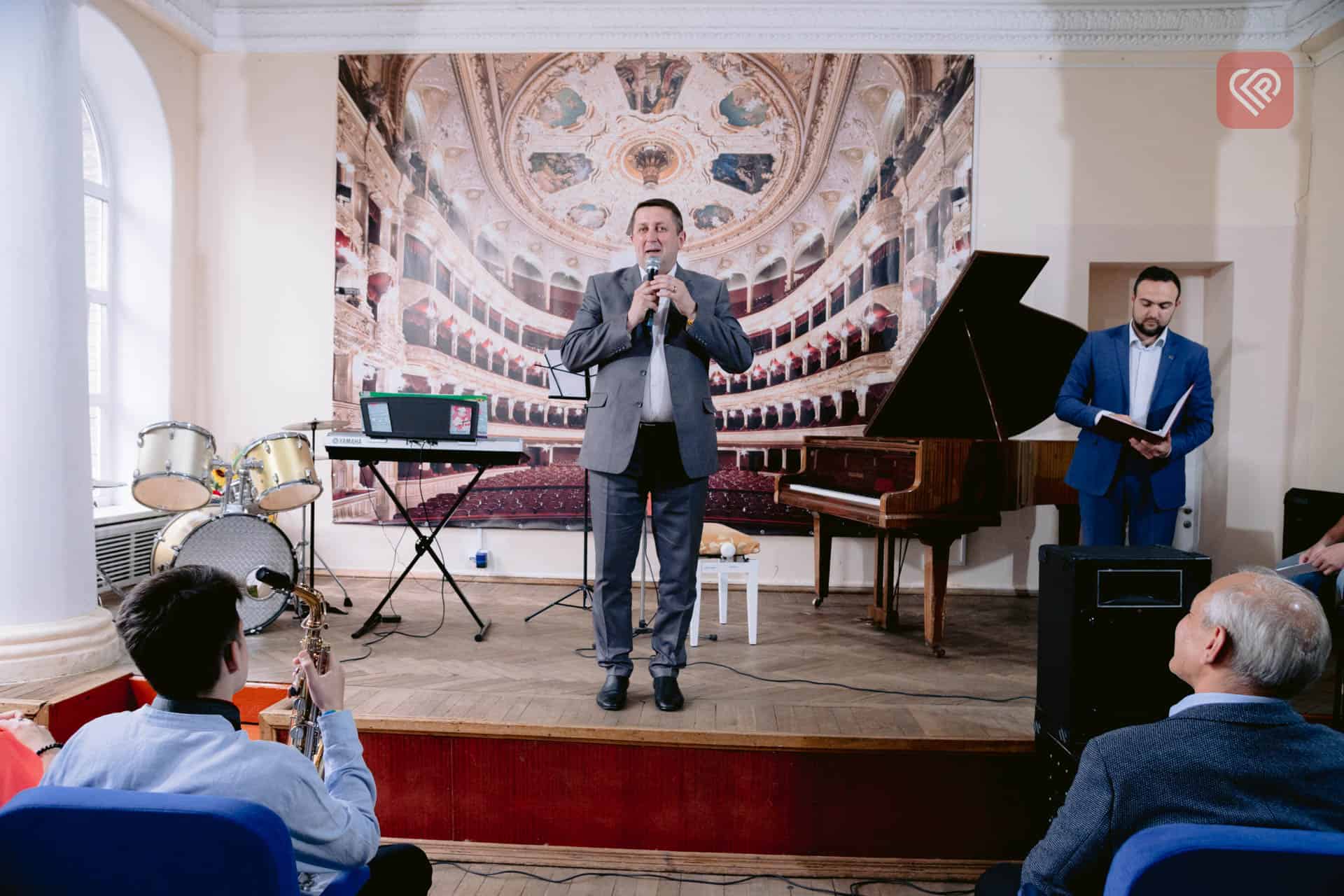 Від Шопена до «Metallicа»: 34 випускники закінчили Переяславську музичну школу імені Павла Сениці й дали гранд-концерт перед отриманням дипломів