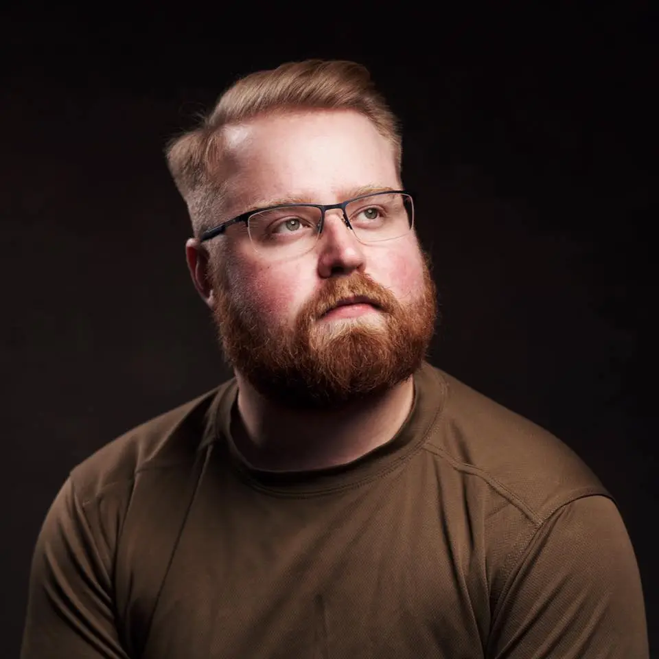 Розповідає світу про війну в Україні і активно волонтерить: до УГСП завітає британський фотограф Едвард Метьюс