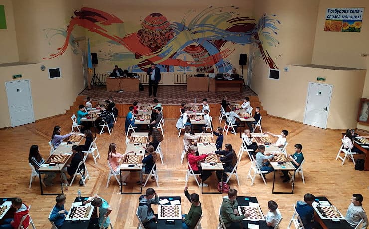 Десятирічна Ангеліна Мисан з Переяслава здобула перемогу серед дівчат-учасниць Відкритого кубку шахового клубу «Ентузіаст» у Києві