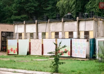 Що відбувається у таборі «Славутич»: людей виганяють чи переселяють