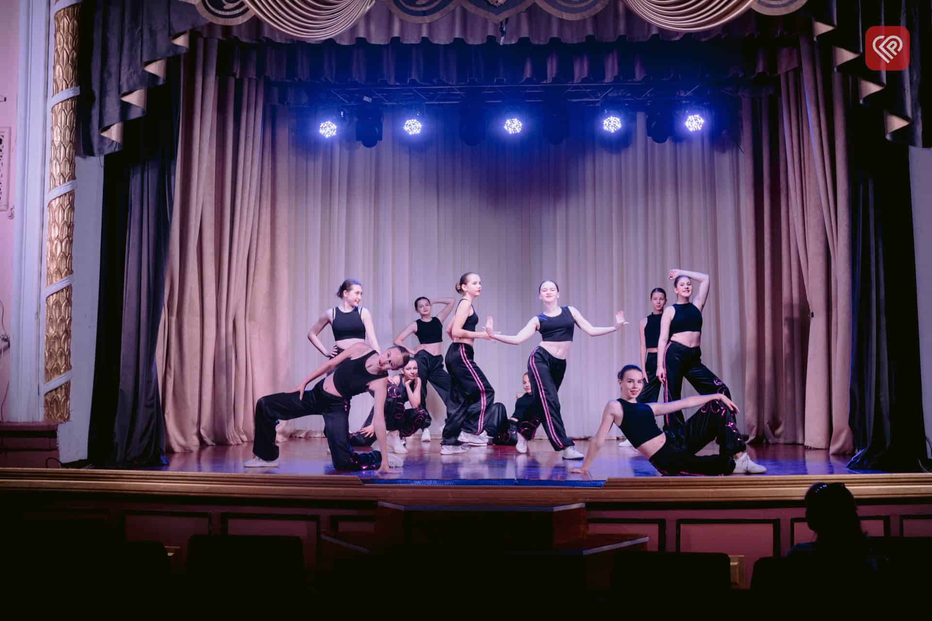 У Переяславі відбувся звітний концерт колективів художньої самодіяльності на отримання та підтвердження почесних звань (фото)