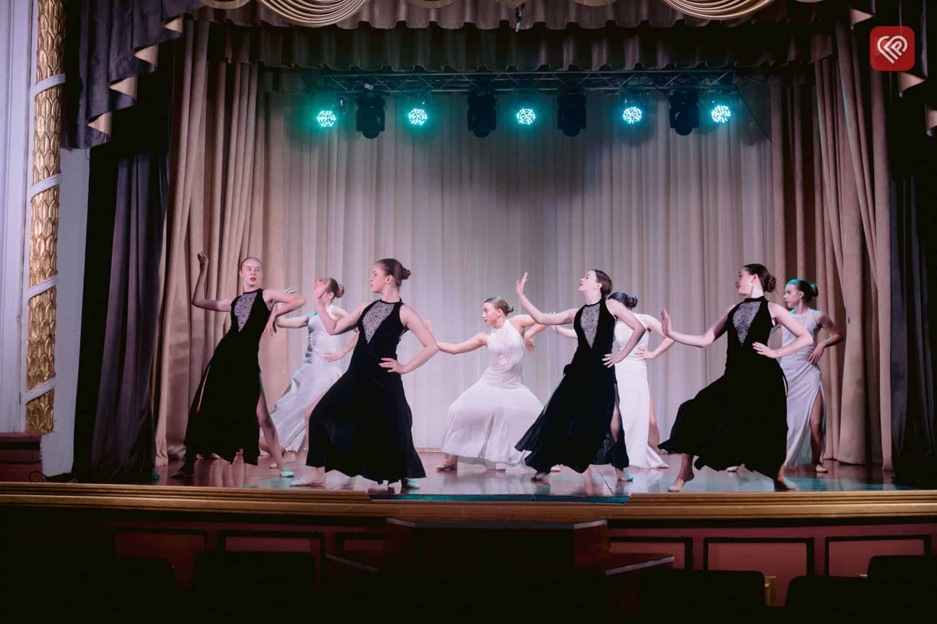 У Переяславі відбувся звітний концерт колективів художньої самодіяльності на отримання та підтвердження почесних звань (фото)