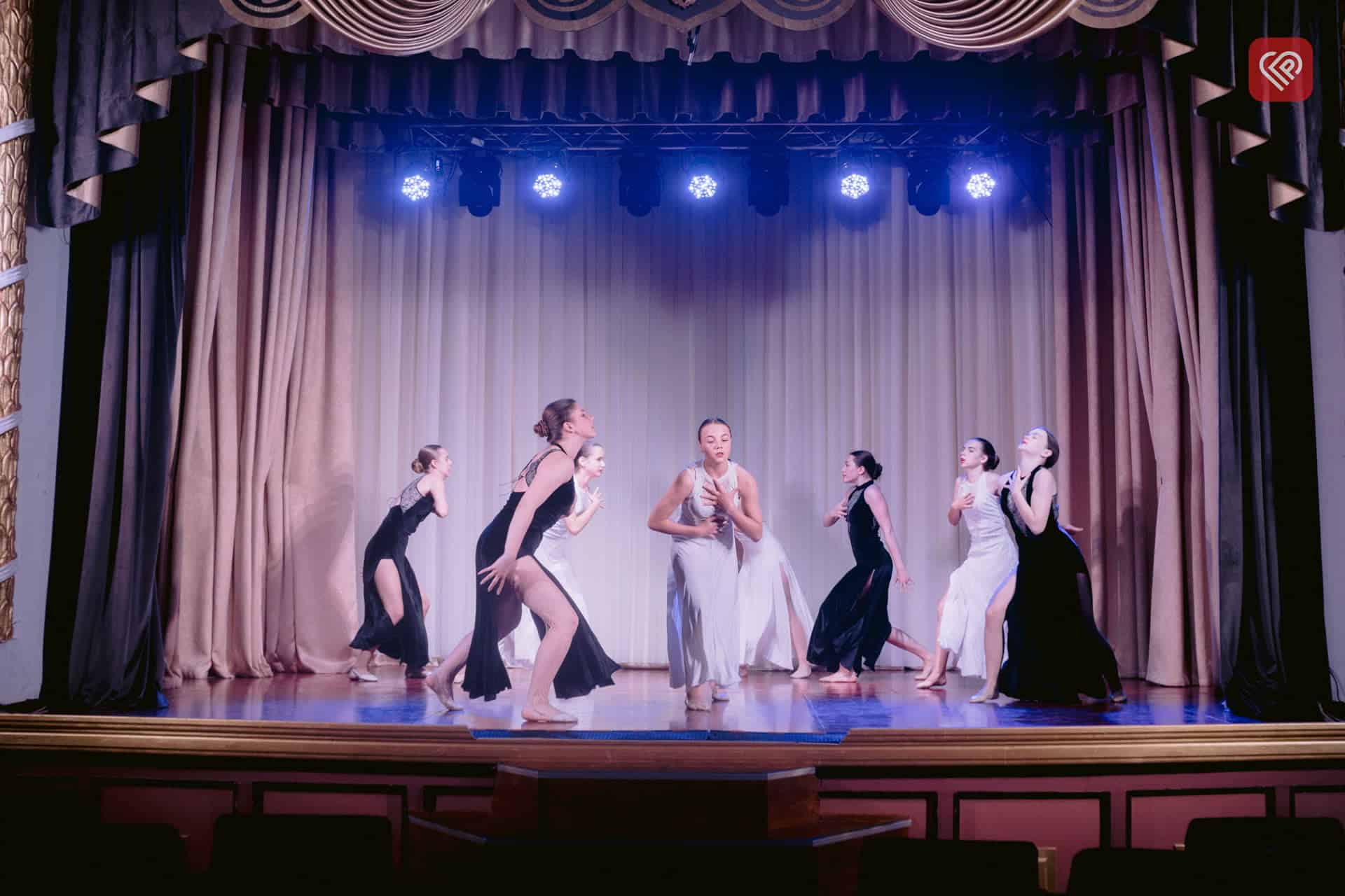 У Переяславі відбувся звітний концерт колективів художньої самодіяльності на отримання та підтвердження почесних звань (фото)