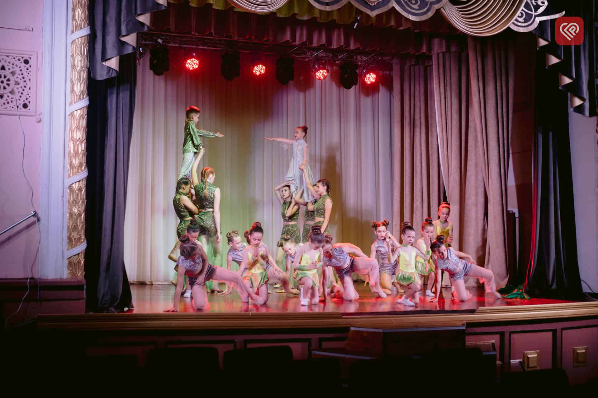 У Переяславі відбувся звітний концерт колективів художньої самодіяльності на отримання та підтвердження почесних звань (фото)