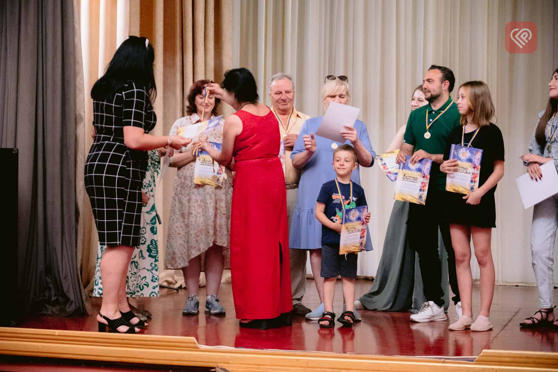 «Театр покликаний змінювати людей до кращого, до людяності»: Переяславський творчий колектив став лауреатом Міжнародного конкурсу «Підкори сцену»