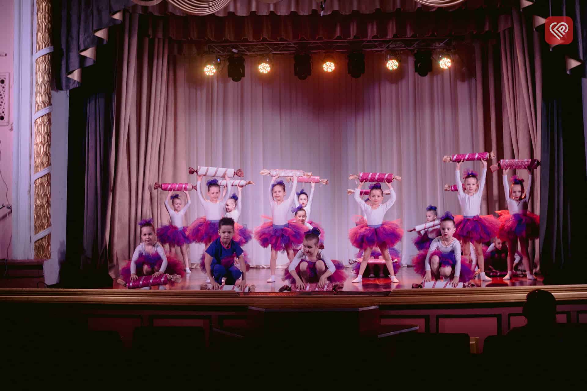 У Переяславі відбувся звітний концерт колективів художньої самодіяльності на отримання та підтвердження почесних звань (фото)