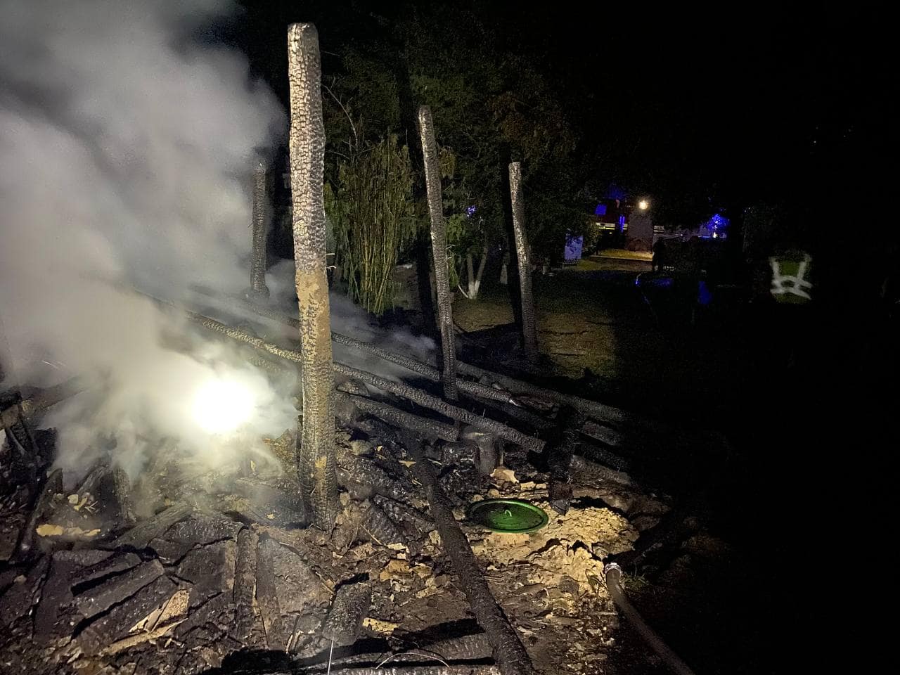 На Переяславщині горіла господарча будівля: відео з місця події