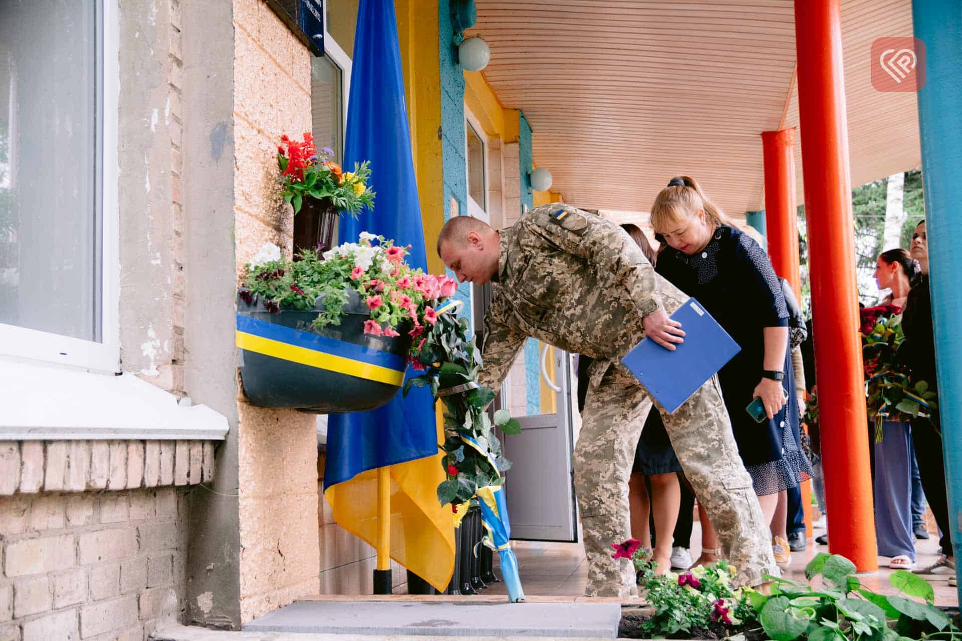 «Між життям і собою – він вибрав Україну»: на Переяславщині відкрили меморіальну дошку захиснику Анатолію Кулаку