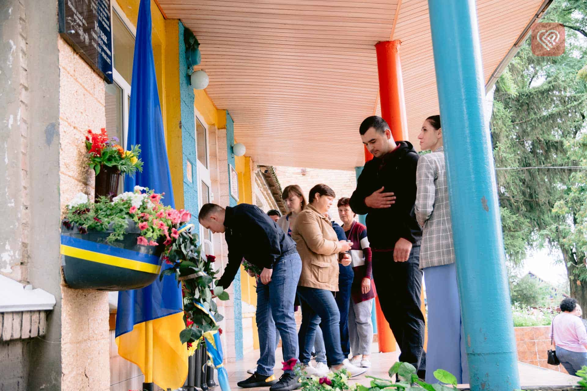 «Між життям і собою – він вибрав Україну»: на Переяславщині відкрили меморіальну дошку захиснику Анатолію Кулаку