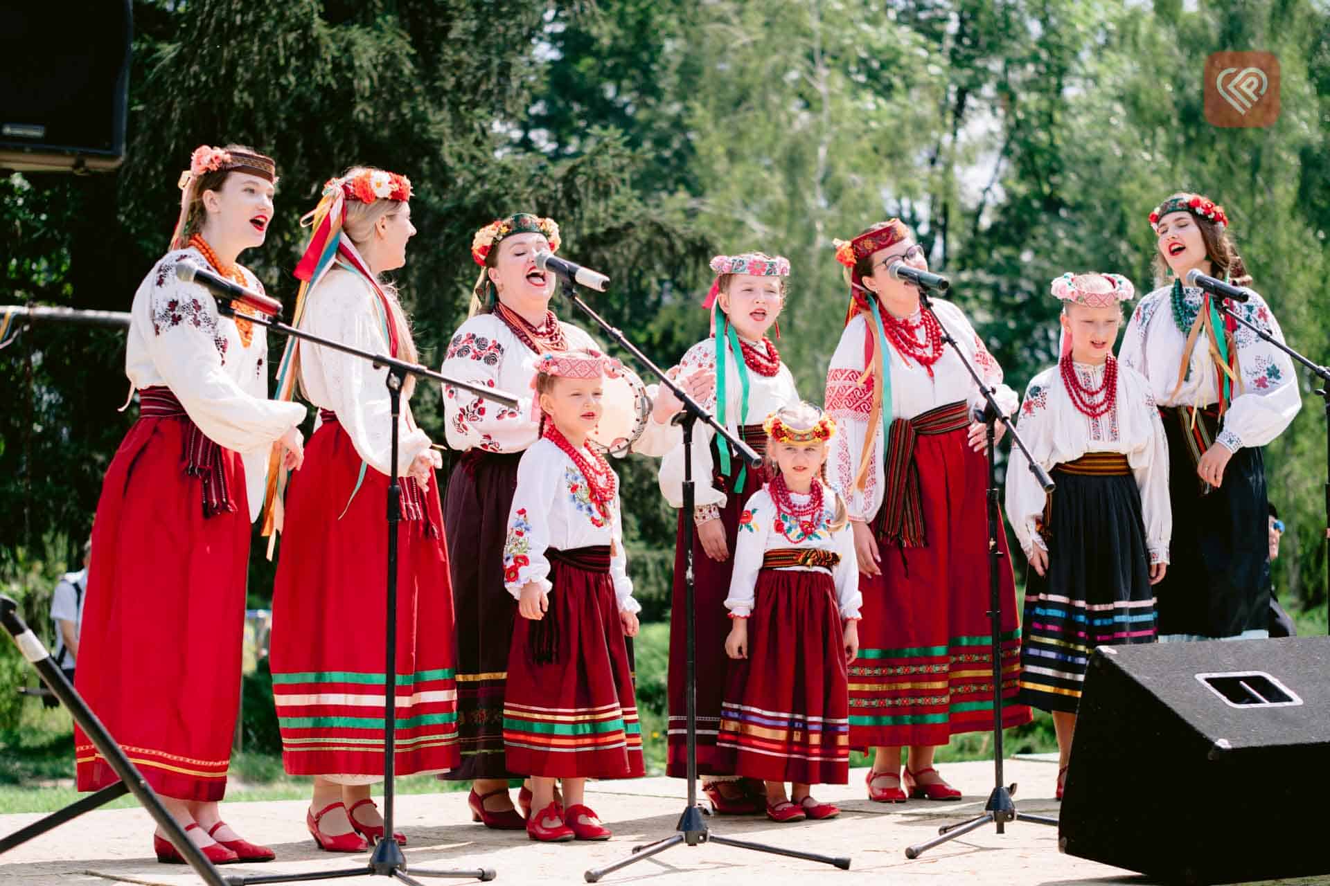 У музеї під відкритим небом в Переяславі влаштували етнографічну толоку та культурно-мистецьку акцію «ФолькКрай»: фото та відео