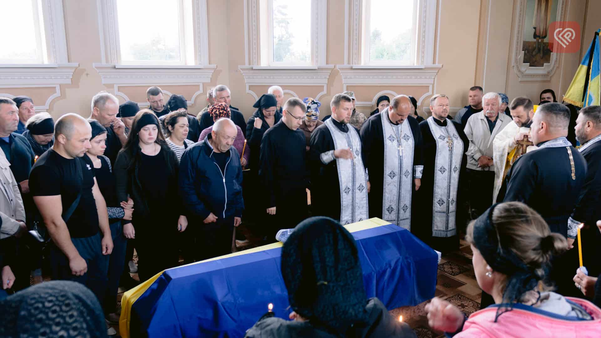 На Переяславщині попрощалися з бойовим медиком Олександром Овдієнком: він загинув евакуюючи поранених побратимів