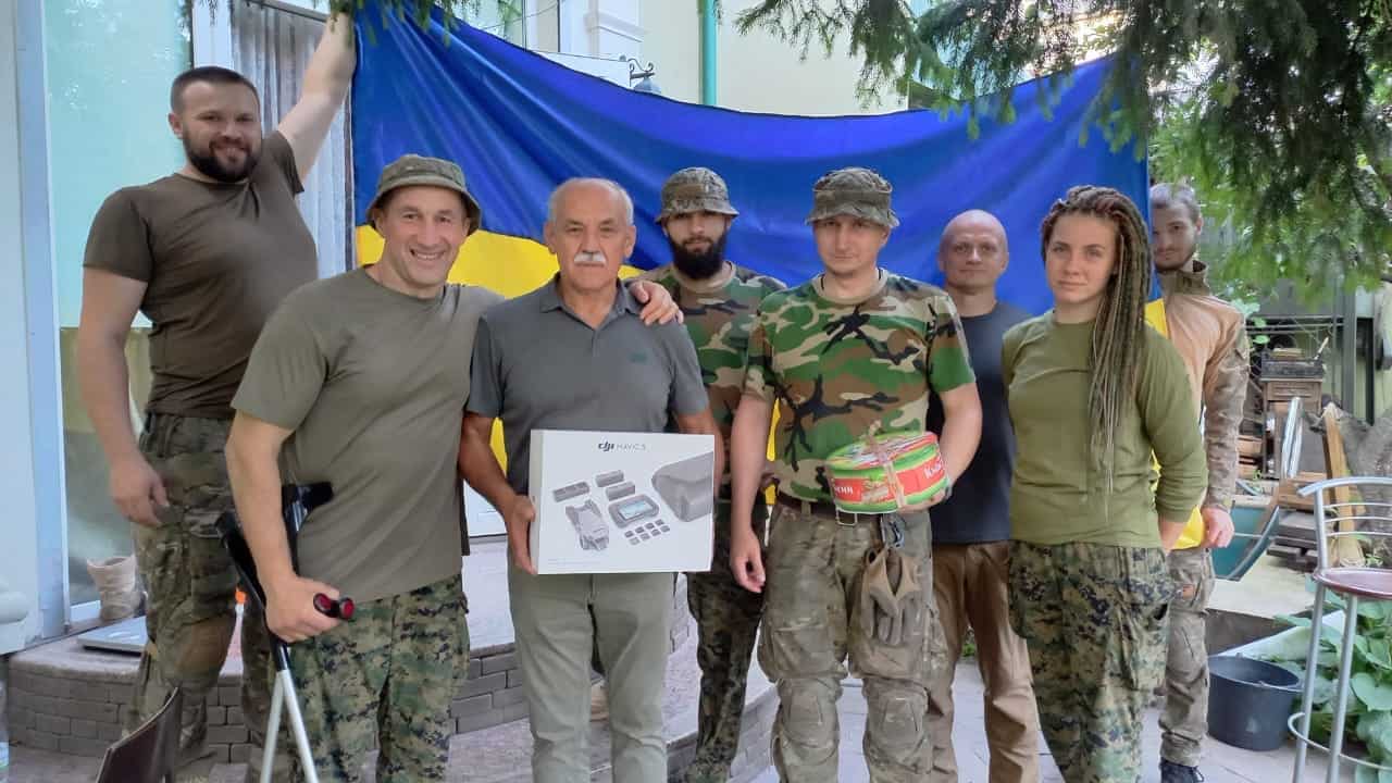 Допомога воїнам-землякам від переяславців: передали тактичні навушники, дрон, акумулятор та безліч гостинців