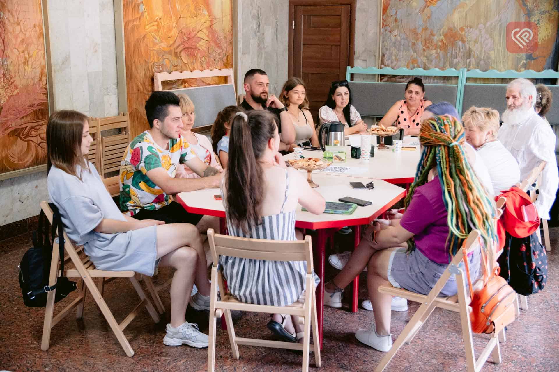 У Переяславі презентували виставку «Календарі України» та спілкувалися у форматі «Живої бібліотеки»: як це було і чому це важливо