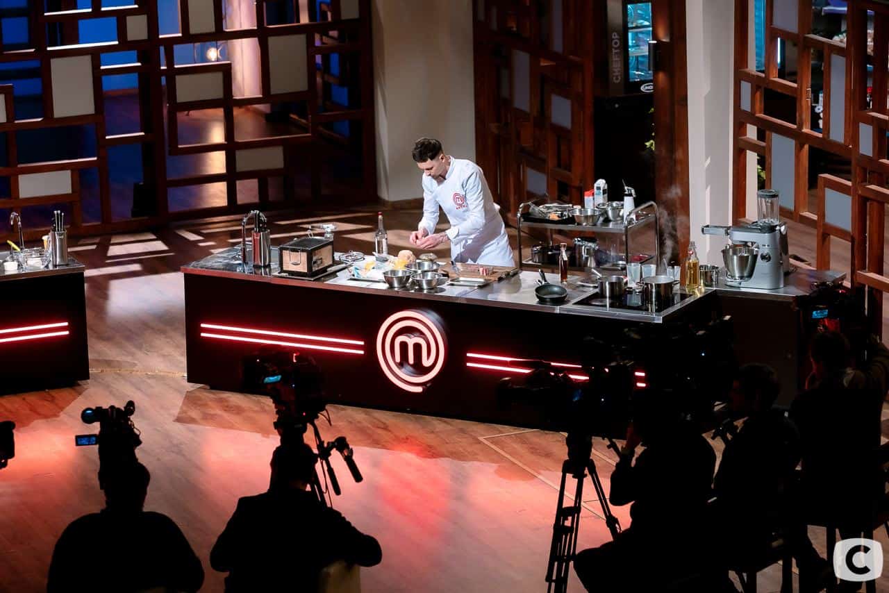 «Борщем класно ділитися»: інтерв'ю земляка, переможця «МастерШеф.Професіонали-4» Артема Кабулахіна