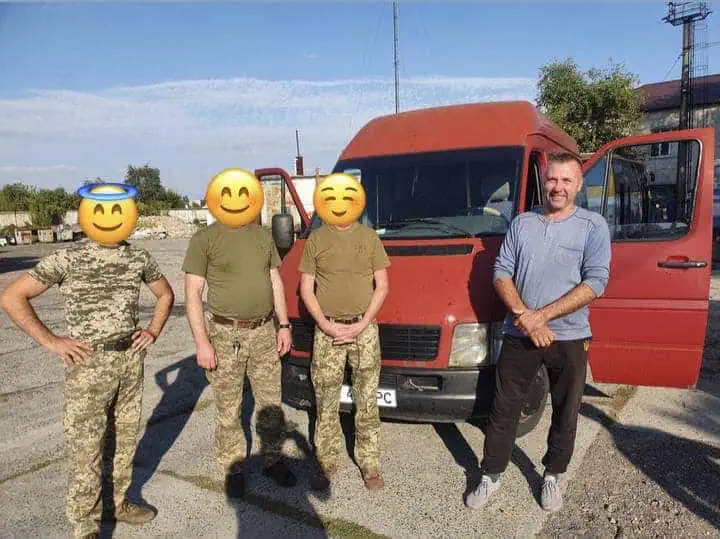 Передали воїнам мікроавтобус та партію корисних сніданків: як у Переяславі наближають перемогу