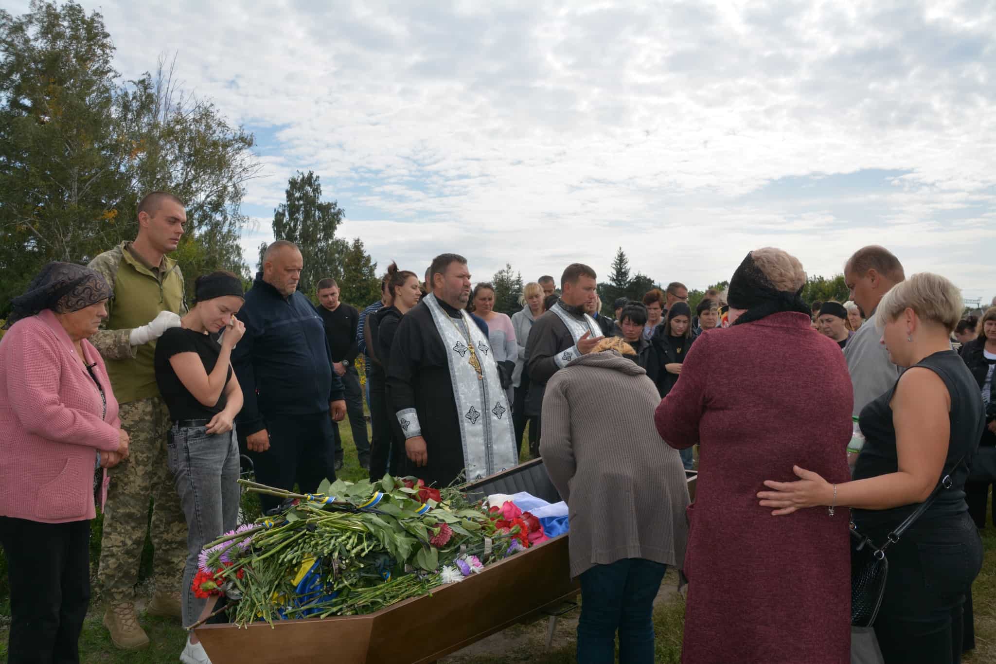 «Якщо не я, то хто? Я все одно піду»: на Переяславщині поховали 19-річного захисника Валентина Голуба