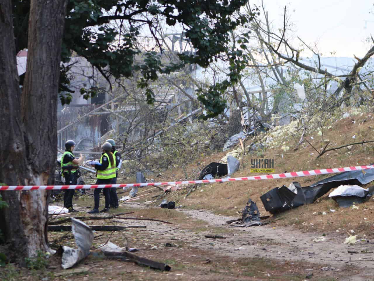 У Києві та Київській області внаслідок ракетного обстрілу є руйнування та постраждалі: яка ситуація в інших регіонах