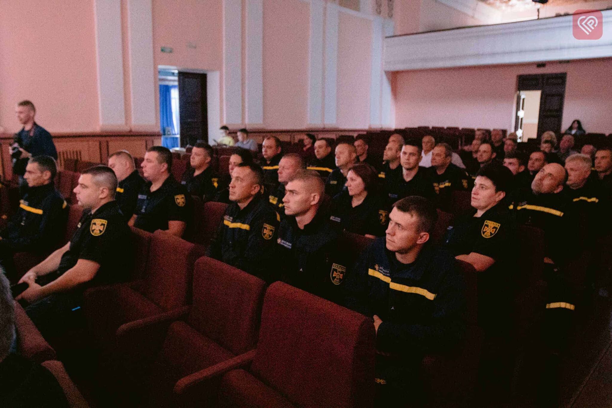 Ті, хто рятують життя інших, ризикуючи своїм: у Переяславі рятувальників привітали з професійним святом