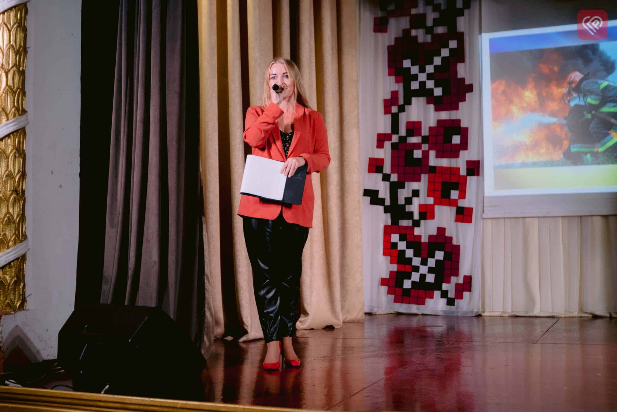 Ті, хто рятують життя інших, ризикуючи своїм: у Переяславі рятувальників привітали з професійним святом