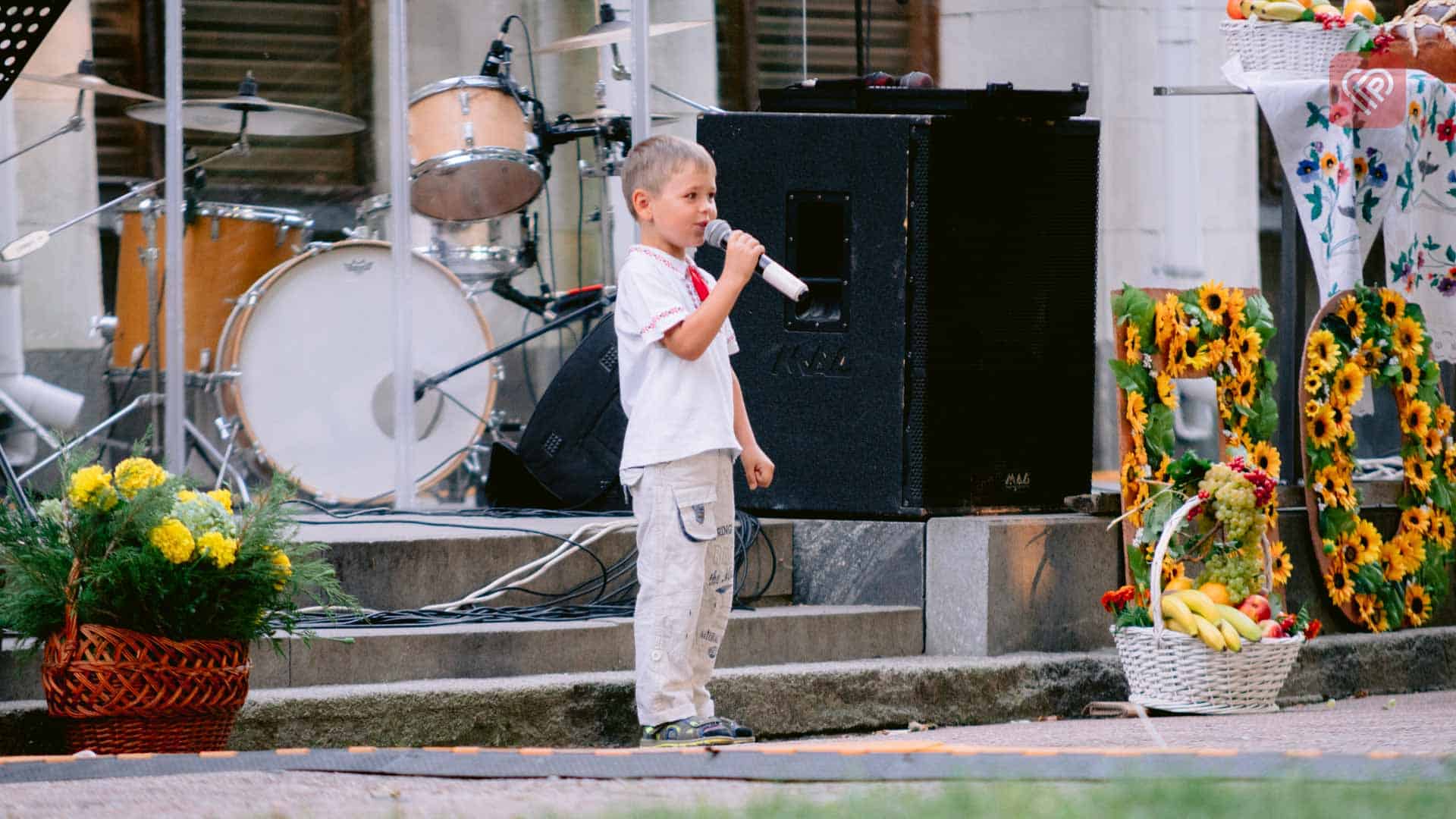 У Переяславі відзначили «Свято подяки»: воно згуртувало десятки переяславців навколо вдячних молитов за Україну, місто та врожай