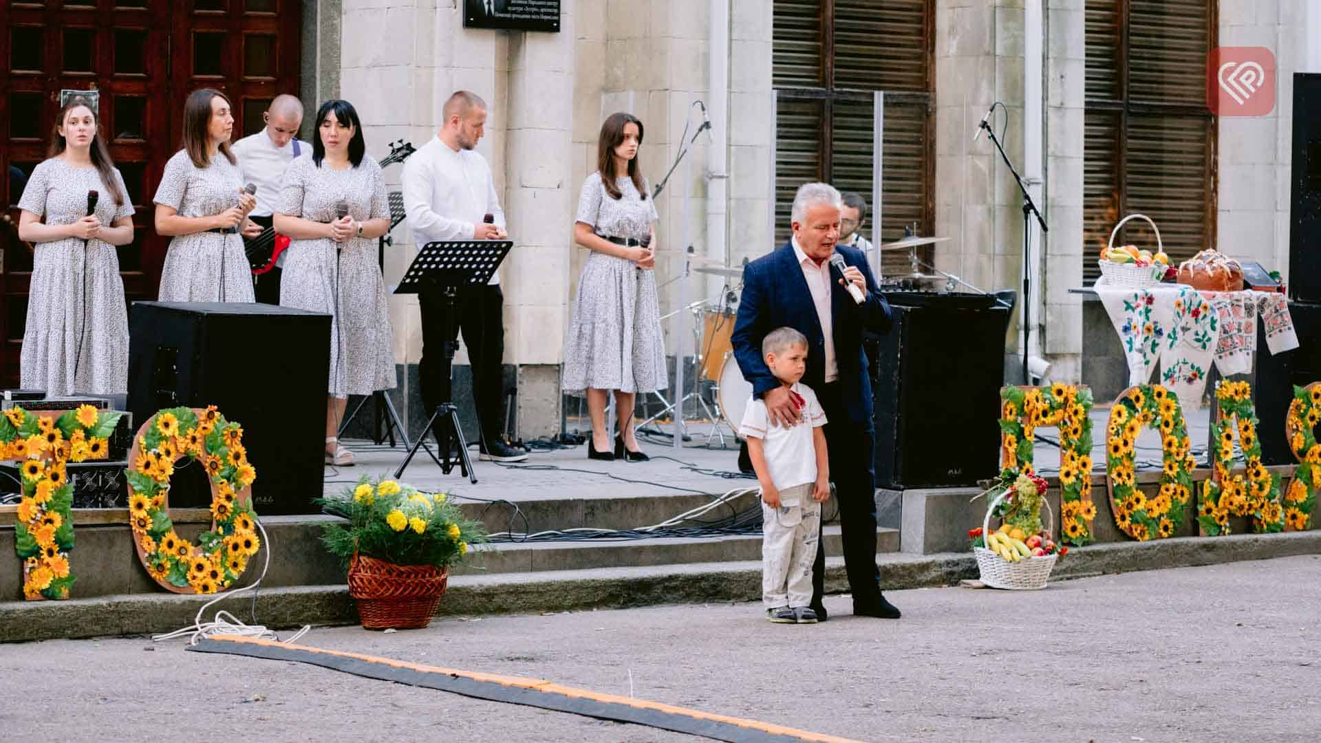 У Переяславі відзначили «Свято подяки»: воно згуртувало десятки переяславців навколо вдячних молитов за Україну, місто та врожай