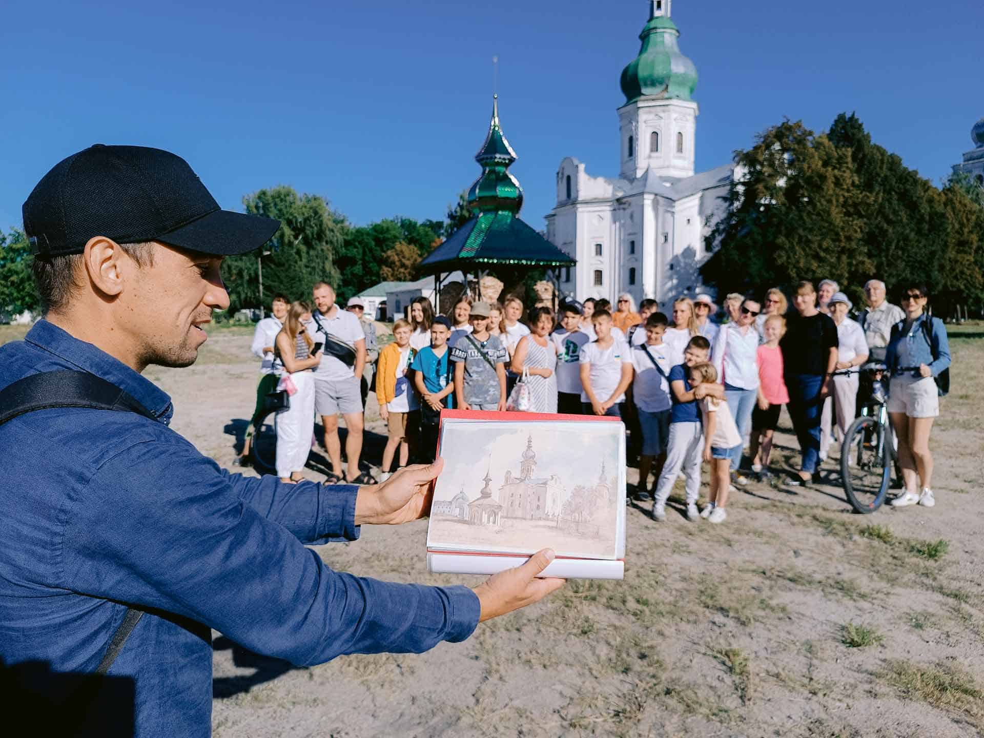 У Переяславі влаштували безкоштовну екскурсію середмістям: як це було та хто долучився
